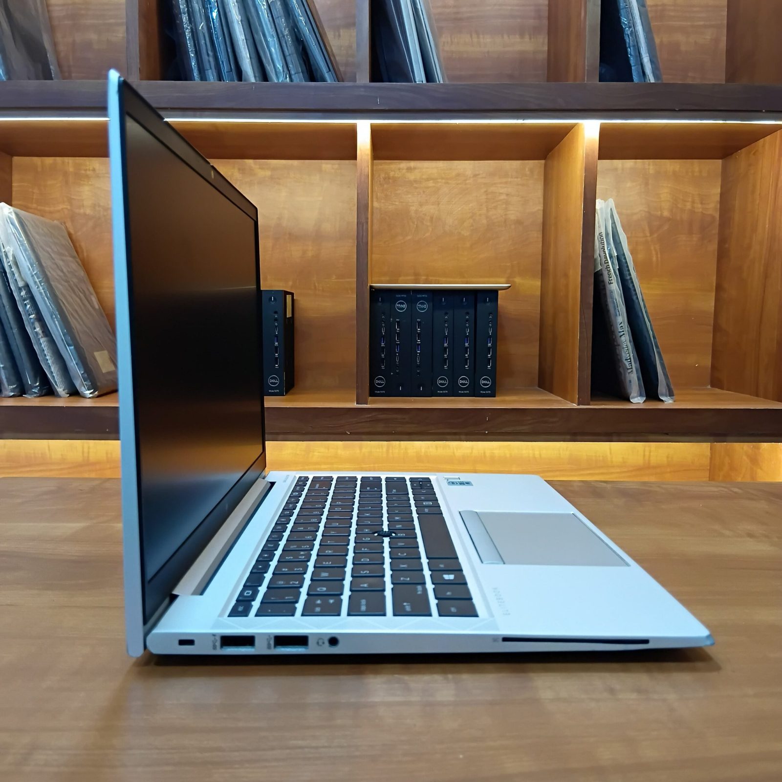 HP EliteBook 840 G7 (Refurbished)Intel i5-10310U | 8 GB DDR4 | 256GB NVMe SSD photo 2